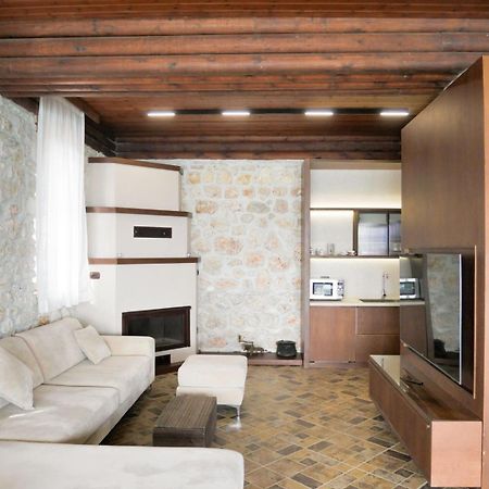 Seaside Duplex Stone Villa 체파로 외부 사진