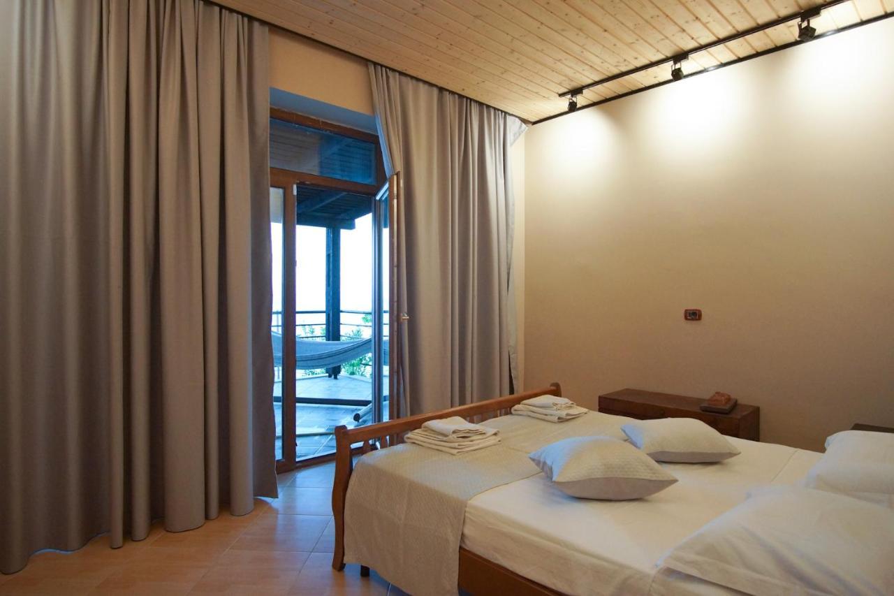 Seaside Duplex Stone Villa 체파로 외부 사진