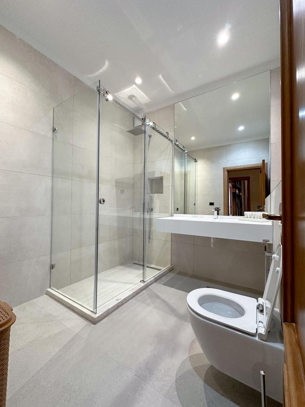 Seaside Duplex Stone Villa 체파로 외부 사진