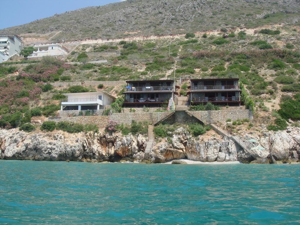 Seaside Duplex Stone Villa 체파로 외부 사진